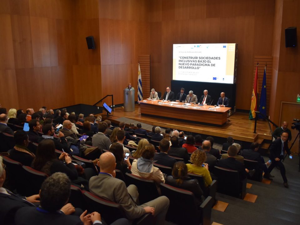 IX Foro de Reflexión EU-LAC construyendo sociedades inclusivas bajo un nuebo paradigma de desarrollo en Montevideo